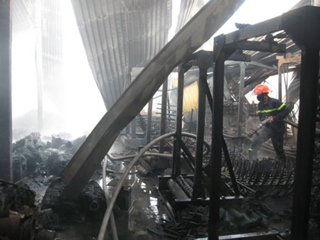 fire destroys tien giang firms property