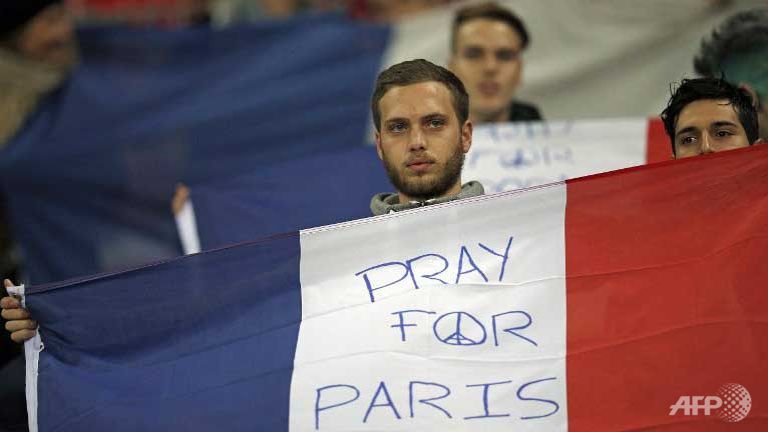 wembley unites to honour paris victims