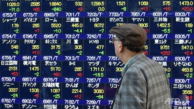 asian markets rattled by trump poll lead