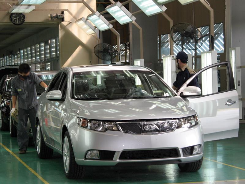 vietnam introduces protective policy for domestic car industry