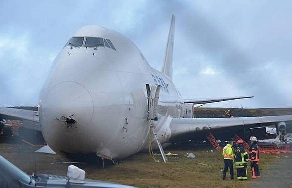 boeing 747 cargo jet skids off runway at canadas halifax airport
