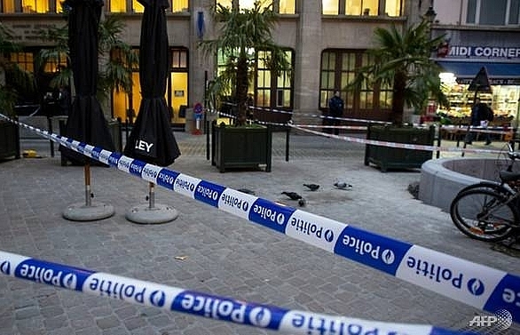 Attacker 'critical' after stabbing outside Brussels police station