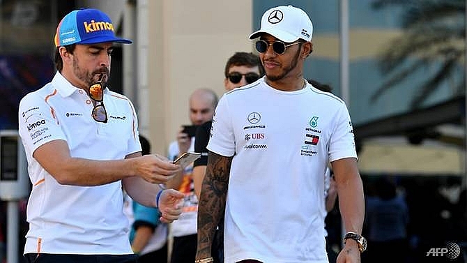 hamilton says f1 will miss departing alonso