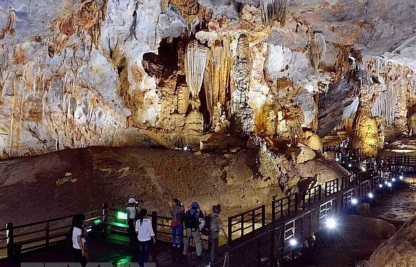 Quang Binh Province offers a different experience at tourism show