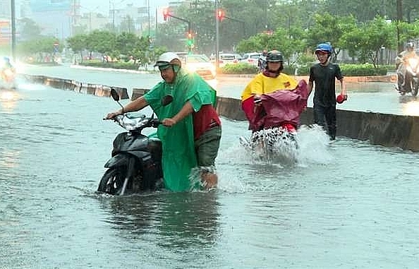 HCM City deluged as Storm No. 9 dumps record rain