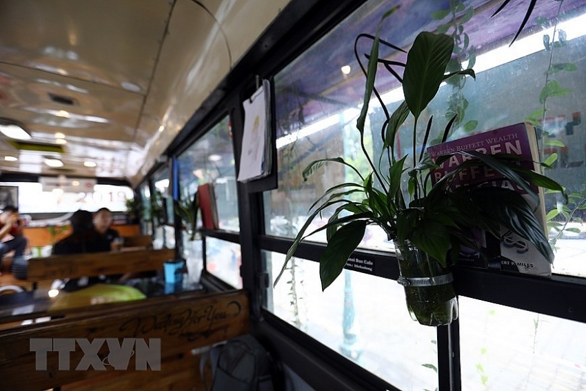 bus coffee shop in hanoi