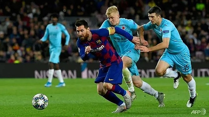 barcelona stumble to home draw against slavia