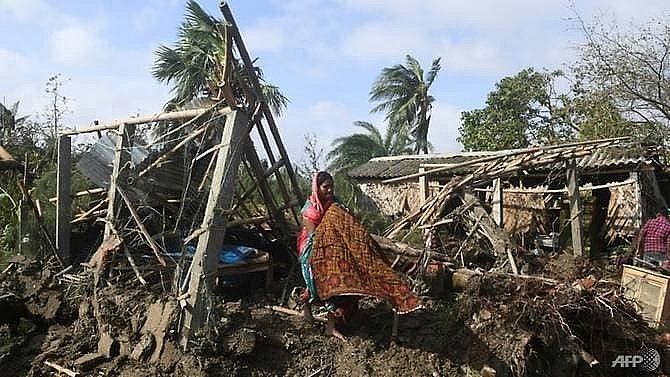 cyclone death toll rises to 24 in bangladesh india