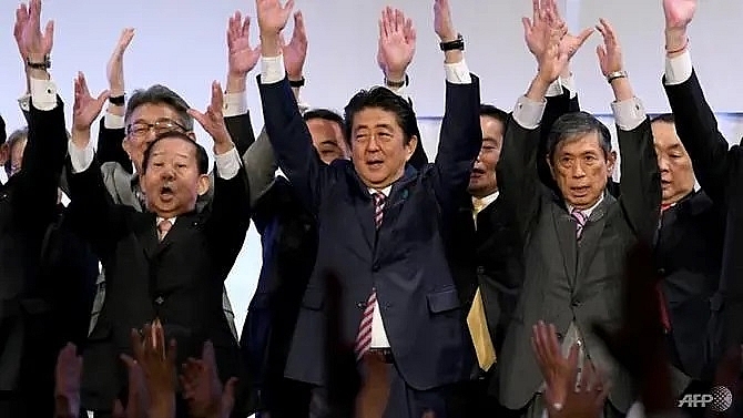 2887 days abe becomes japans longest serving prime minister