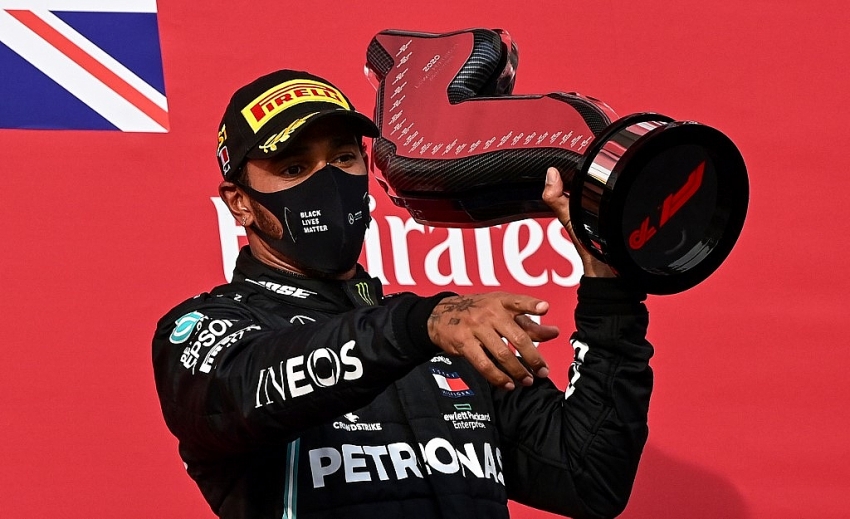 hamilton poised to clinch seventh title and set up contract talks