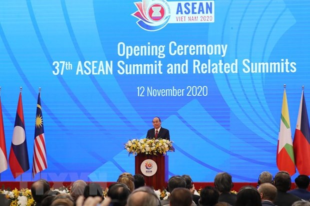 pm asean shall surely rise above challenges bring prosperity to citizens