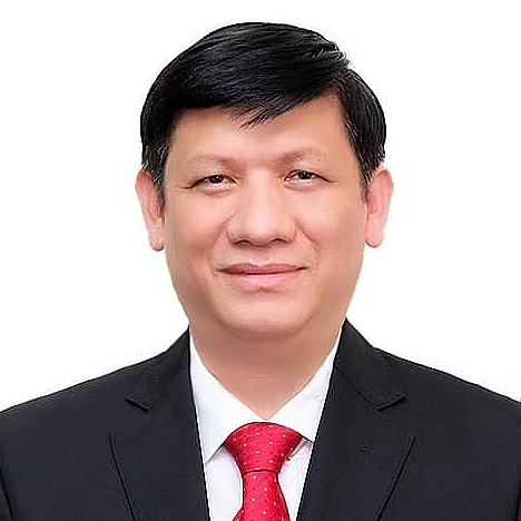 prof dr nguyen thanh long officially becomes vietnams minister of health