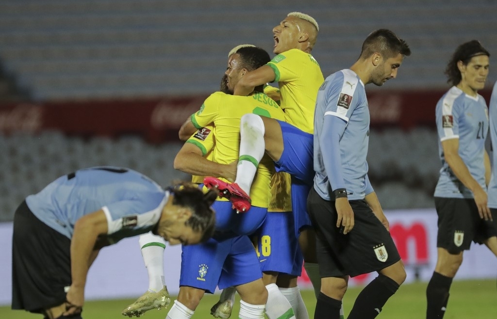 Brazil, Argentina win as Uruguay's Cavani sent off