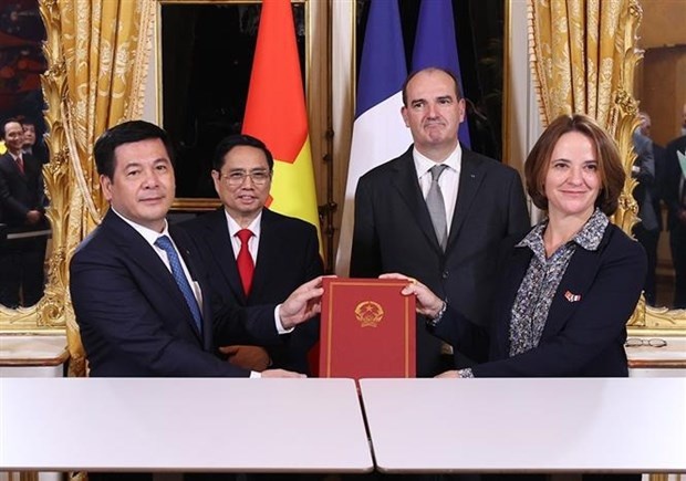 Vietnam and France ink a cooperation agreement on electricity development (Photo: VNA)