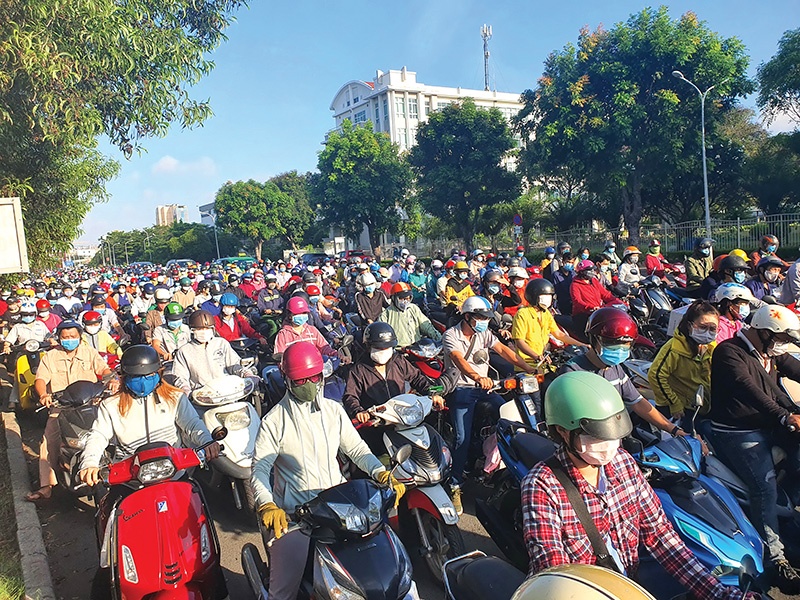 Workers in industrial zones are often struggling to find suitable housing, photo: Le Toan