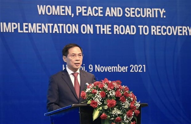 Foreign Minister Bui Thanh Son speaks at the dialogue. (Photo: VNA)