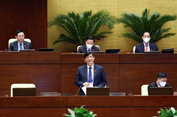 Minister of Health Nguyen Thanh Long answered lawmakers' questions on November 10. (Photo: VNA)