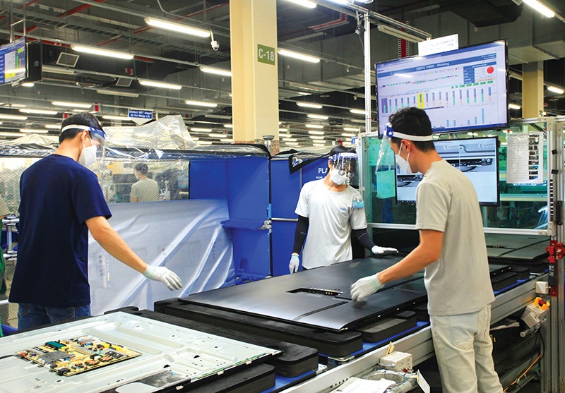Vietnam hopes to implement special policies for ventures that transfer high technology to local suppliers, Photo: Le Toan