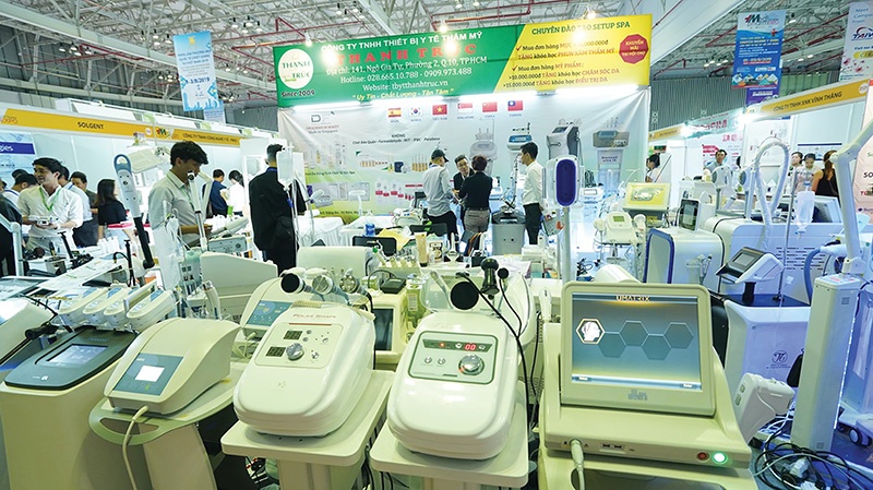Multinational corporations have already built strong growth in Vietnam through medical devices and other innovations, photo Le Toan