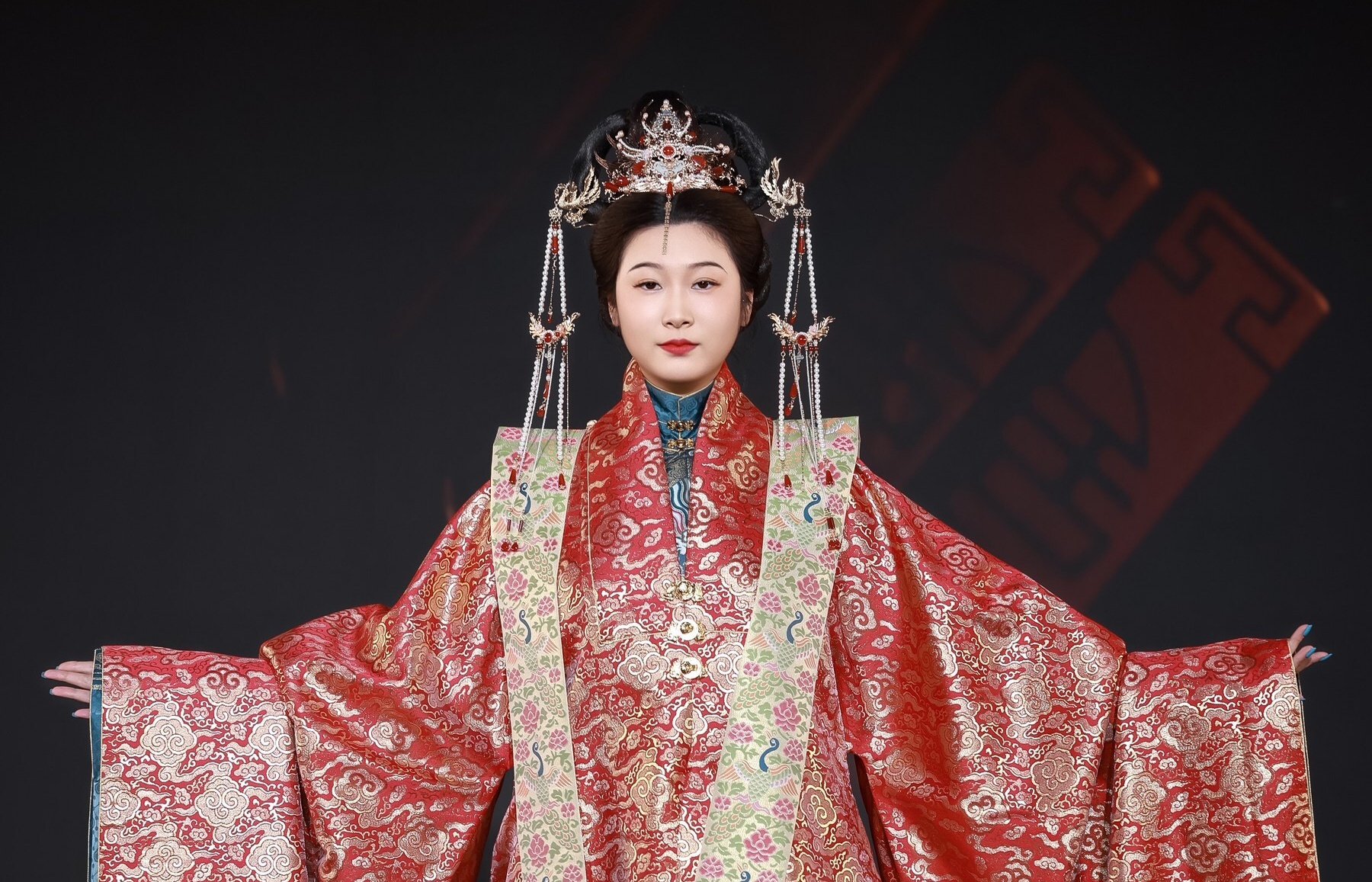 The First Silk Fashion Festival Held at the China National Silk Museum