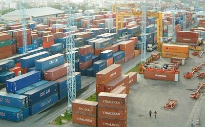 Shipping firms to contain problem