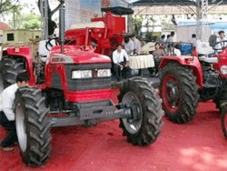 agricultural fair sees contracts valued at vnd300 bln