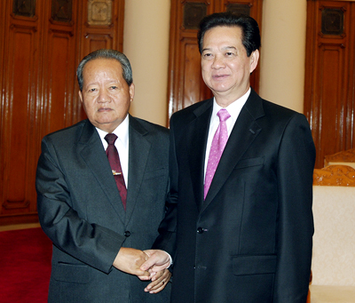 vietnam laos strengthen bilateral cooperation