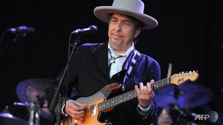 bob dylan charged in france over croat comments