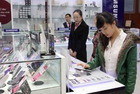 electronics retailers expect good sales