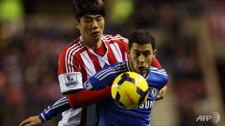 hazard dazzles as chelsea win thriller at sunderland