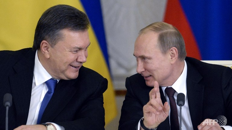 putin throws ukraine us 15b lifeline slashes gas price