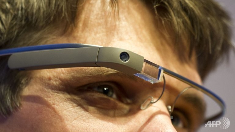 google glass eyewear update let users wink and take photos