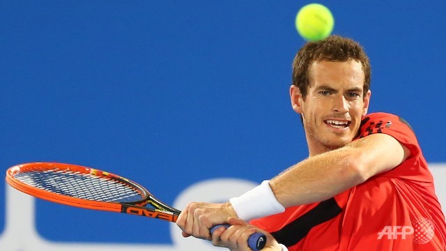 murray shrugs off defeat in uae return