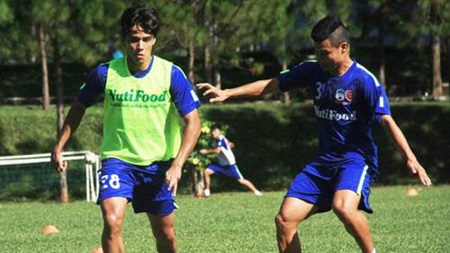 hagl test brazilian footballer julio moraes ribeiro for v league