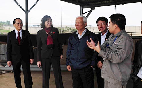 high ranking officials visit th group