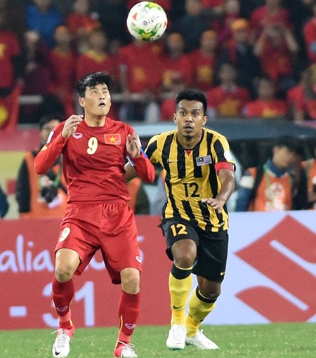 malaysia crush vn in aff semis