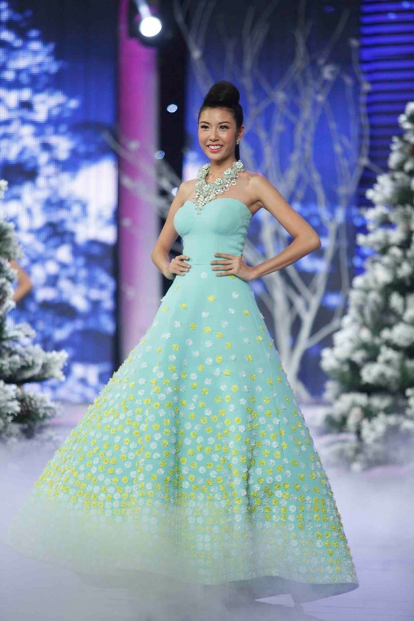 Miss Ao Dai Vietnam semi-finalists compete in ‘belle dresses’