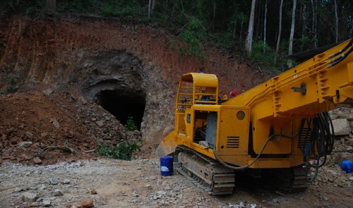 Foreigner allegedly killed by falling rocks at illegal mining site in Vietnam