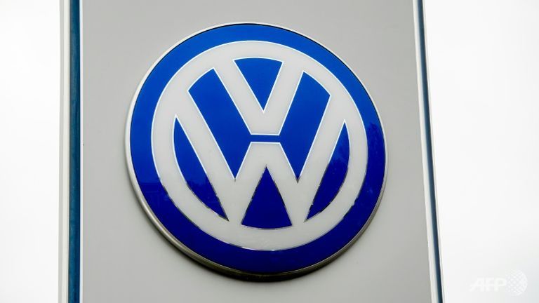 sp again cuts scandal hit volkswagens credit rating