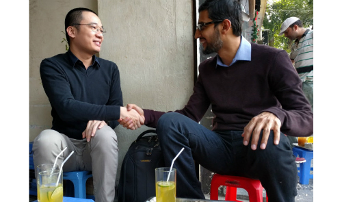 google ceo chats with flappy bird creator on hanoi sidewalk