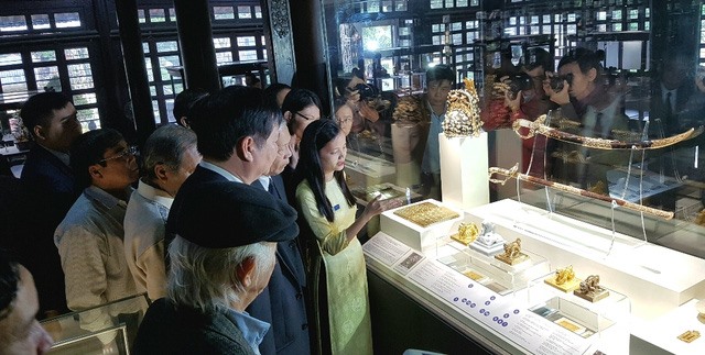 nguyen dynasty treasures on show in hue