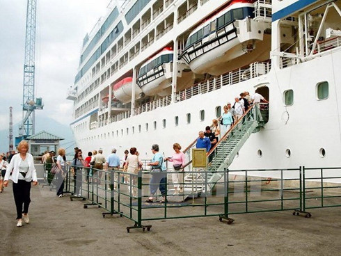 chan may port welcomes 87,000 foreign visitors in 2016 hinh 0