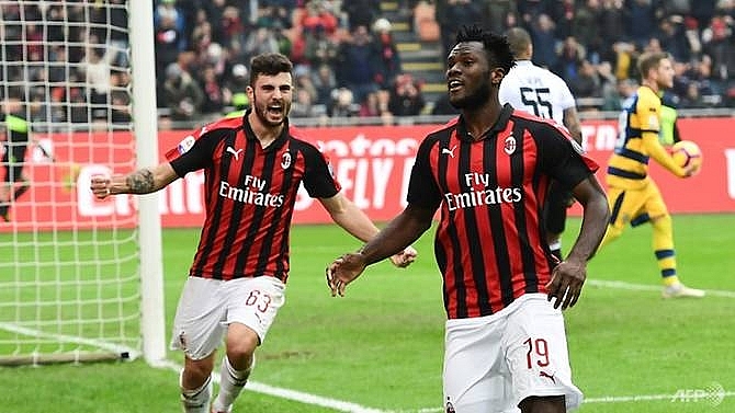 roma stall inter 2 2 ac milan move fourth in serie a