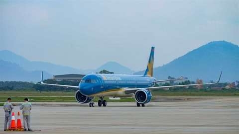 vietnam airlines to list 14 billion shares on hose