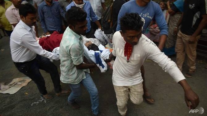 fire at mumbai hospital kills six injures over 100