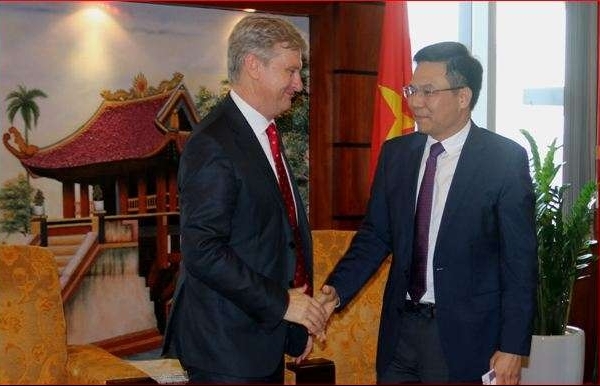 Shell tempted by return to Vietnamese fuel sector