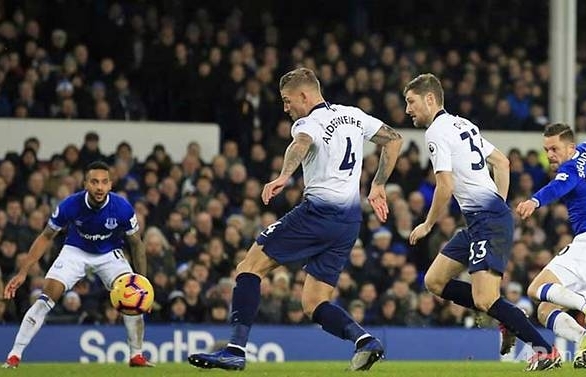 Tottenham shine to hit Everton for six