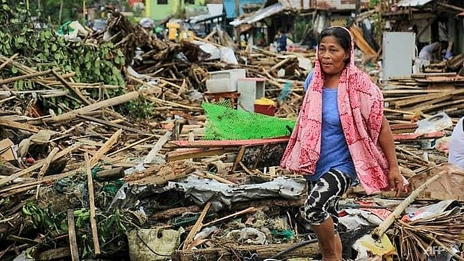 typhoon kammuri death toll hits 13 in philippines