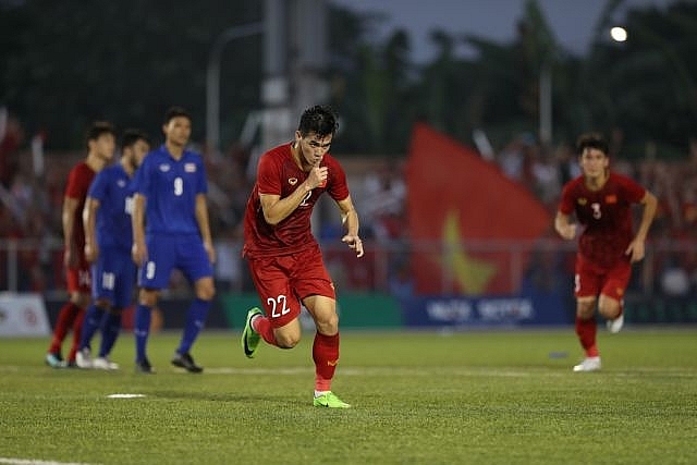 vietnam roar back to reach sea games semi final
