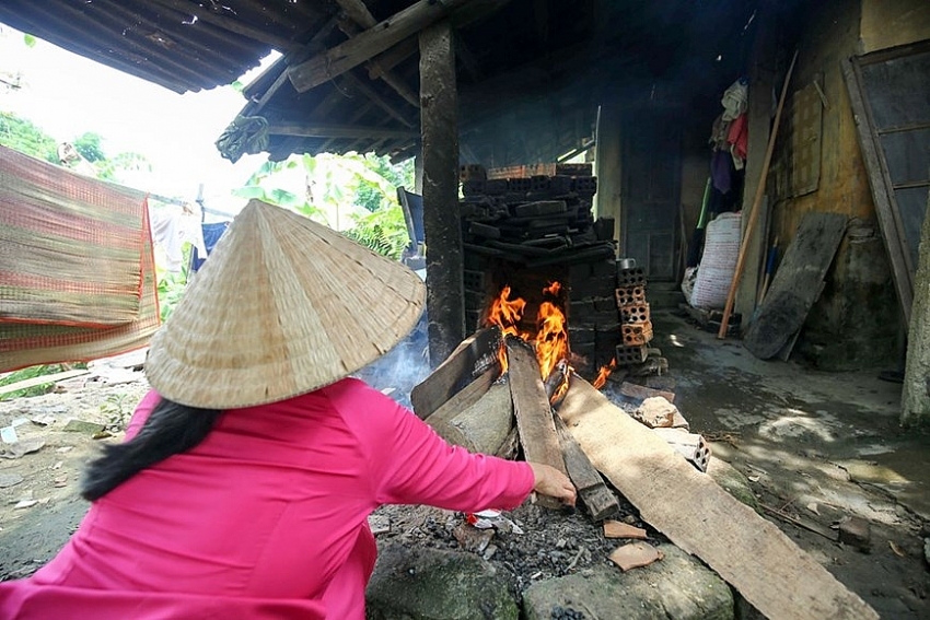 visiting 500 year old pottery making village of thanh ha